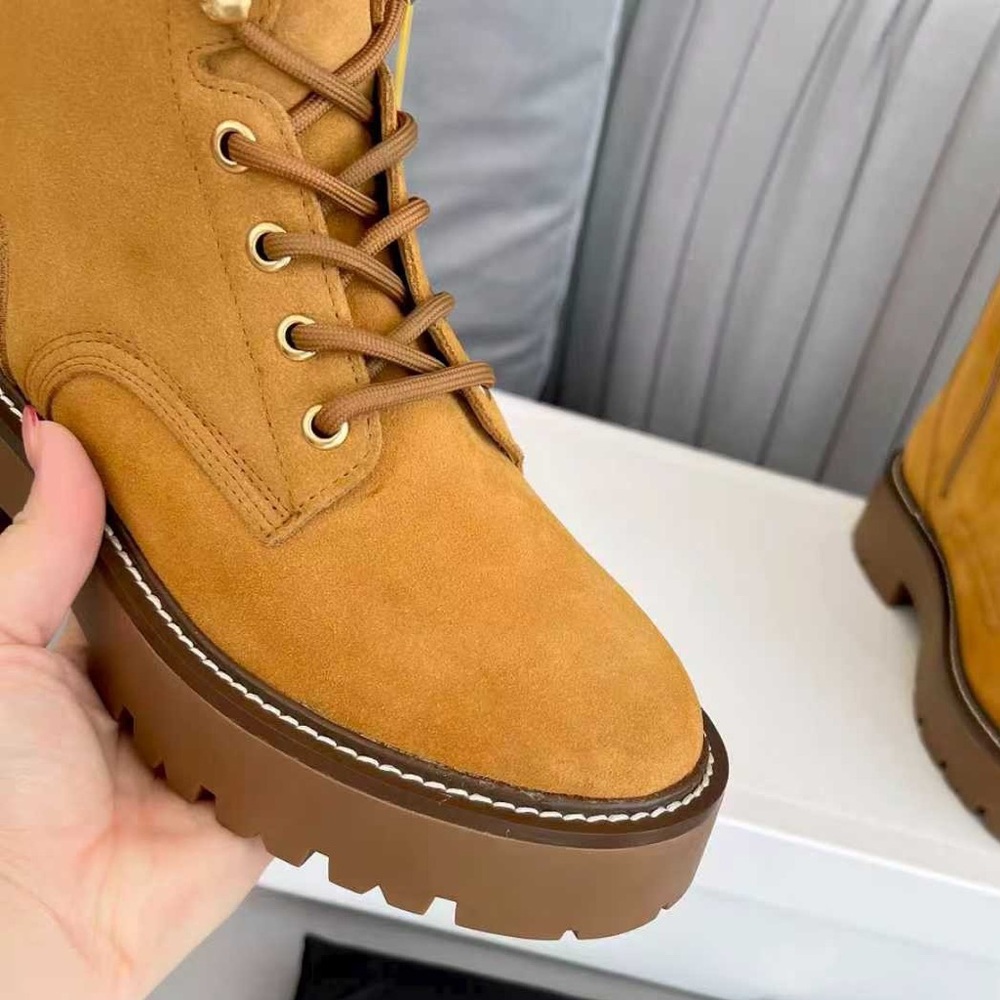 💰 Women's Celine Yellow Combat Boots, Like-New✨ - Picture 2 of 7
